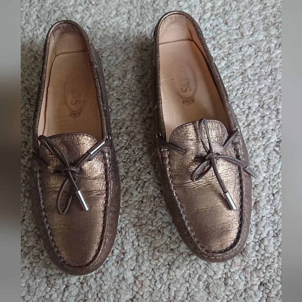 Tod's Metallic Bronze Textured Leather Gommino Driving Loafers Size 8.5
